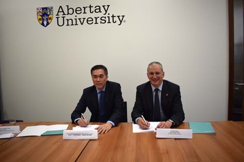 President and Professor of Athletic Training, Liu Yongdong and Principal Nigel Seaton