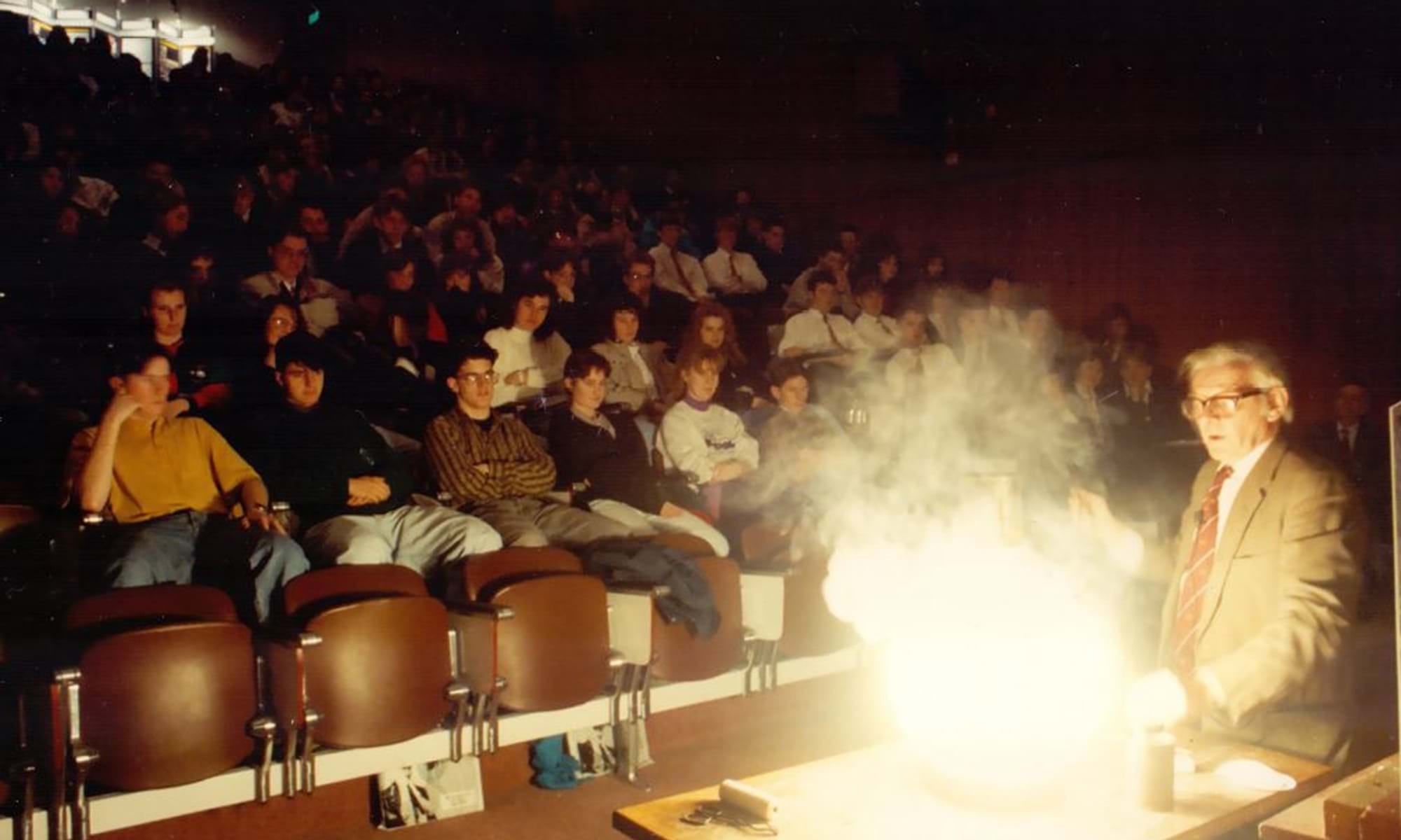 Explosive Demo in 1900 lecture 